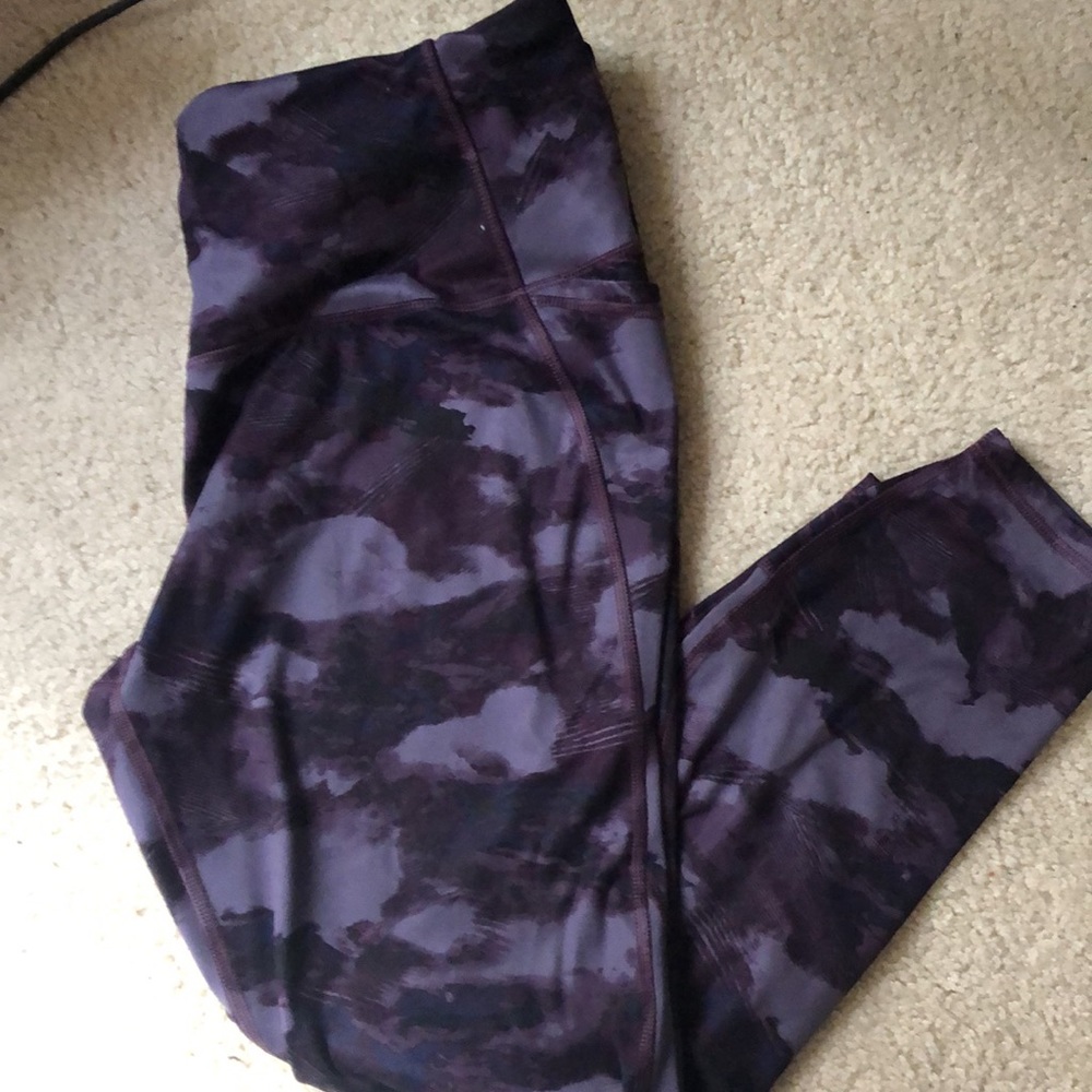XXL All in motion purple camouflage leggings with pockets!